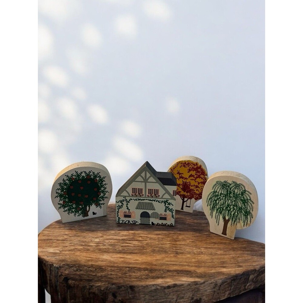 Vtg The Cat's Meow Village SEVEN DWARFS HOUSE Fairy Tales Series & 3 Trees